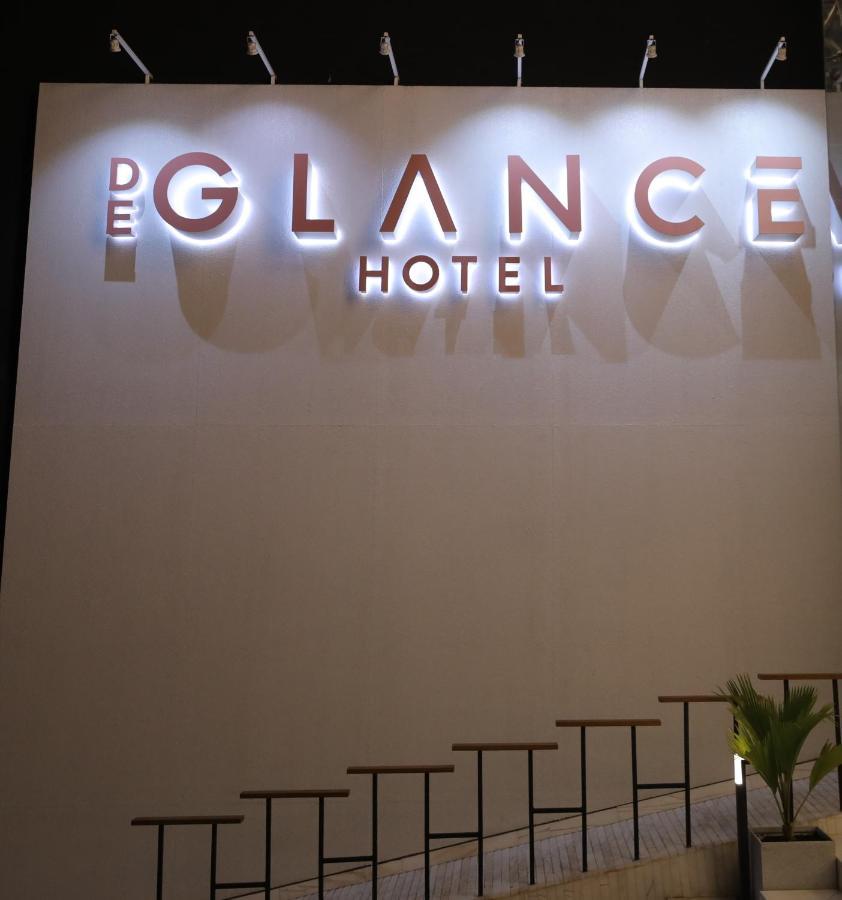 De Glance Hotel Surat Zewnętrze zdjęcie