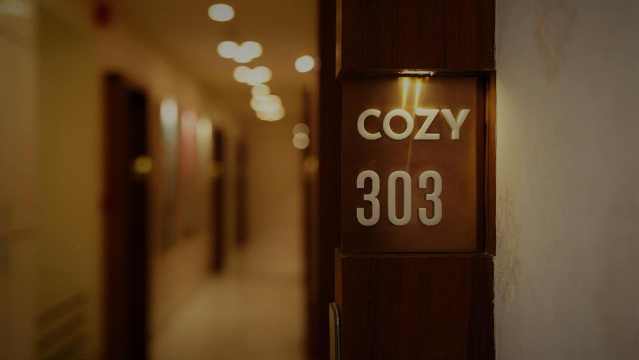 De Glance Hotel Surat Zewnętrze zdjęcie